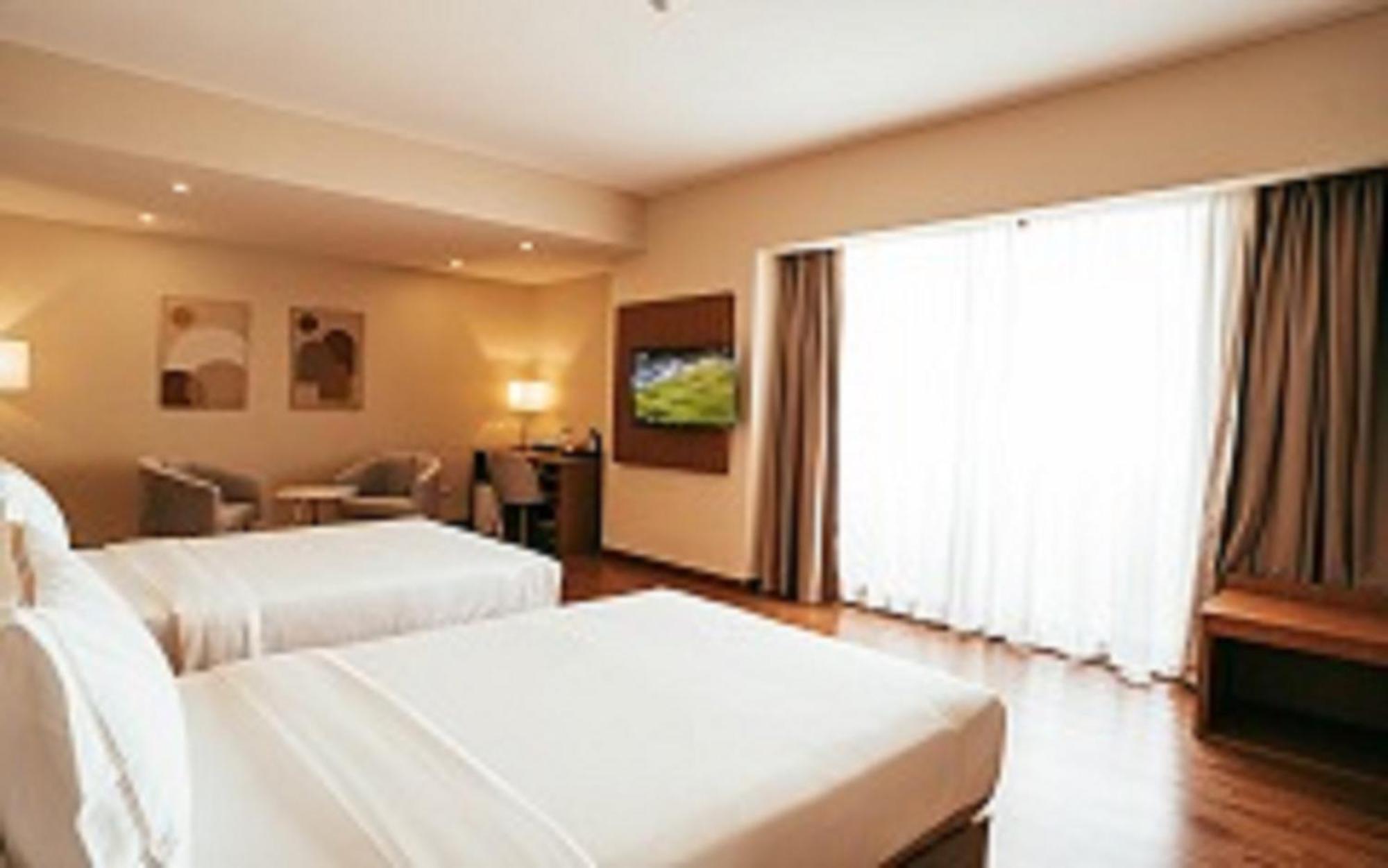 Aya Addis Hotel Exterior photo